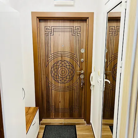 тутхон Apartman